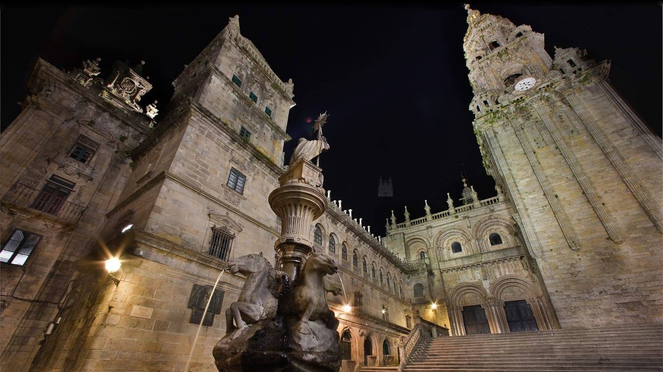 La Fachada de Platerías, joya románica de la Catedral