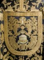 Capa pluvial fúnebre. Detalle del motivo central. Taller toledano, siglo XVIII. Seda y oro.