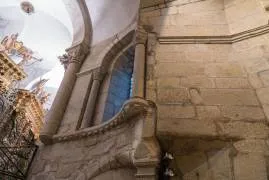 Capilla de San Juan. Detalle del final del muro románico original y comienzo de la ampliación barroca.