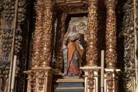 Capilla de San Juan. Detalle de la hornacina central del retablo, con la imagen de Santa Salomé.