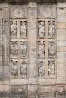 Puerta Santa. Detalle de las figuras de personajes bíblicos procedentes del cierre exterior del coro 