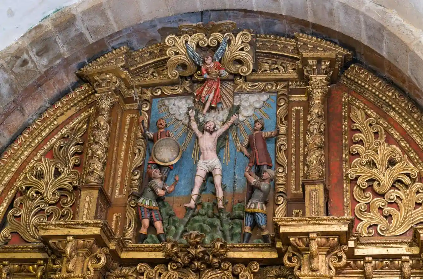 Capilla de san Andrés. Detalle del retablo barroco de Fernández Espantoso 