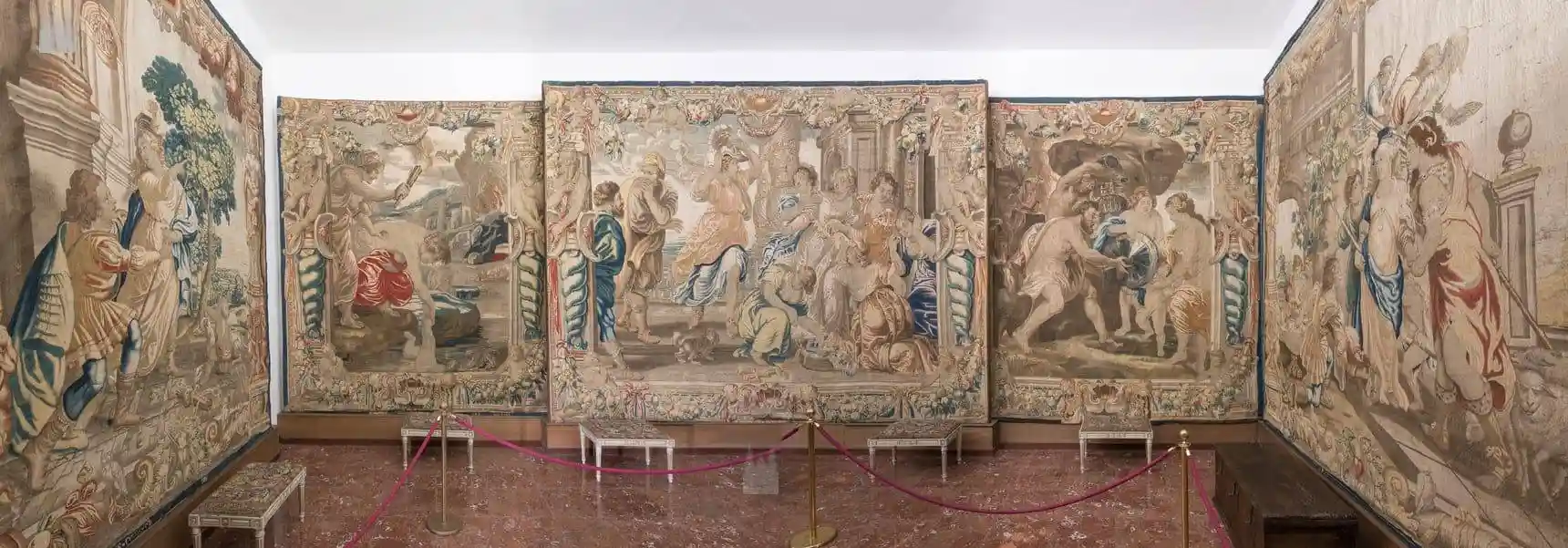 Vista general de la sala dedicada a los tapices de taller de Bruselas sobre cartones de Rubens