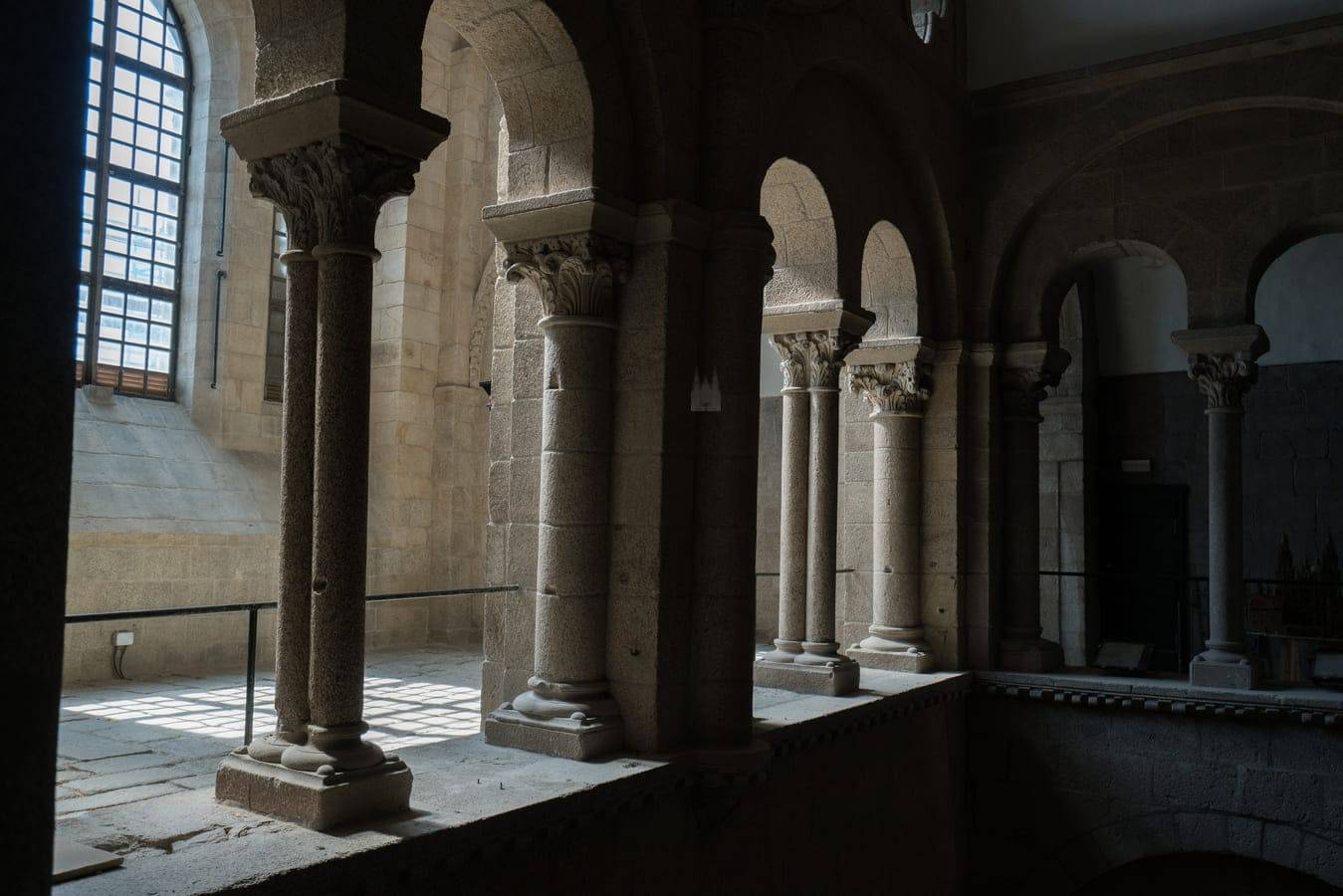 Las tribunas de la catedral vistas desde uno de los vanos del triforio