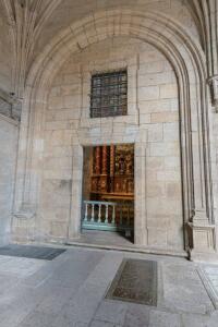 Capilla de Alba. Entrada desde el claustro.