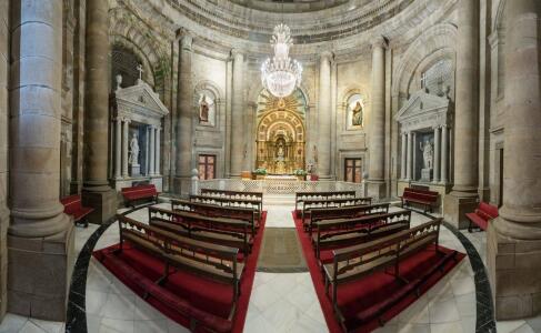 Capilla de la Comunión. En esta imagen se aprecia en su conjunto la rotonda que conforma esta capilla neoclásica.