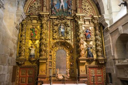 Capilla de san Andrés. Detalle del retablo barroco de Fernández Espantoso