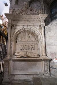 Capilla de San Bartolomé o de Santa Fe. Sepulcro de Diego de Castilla