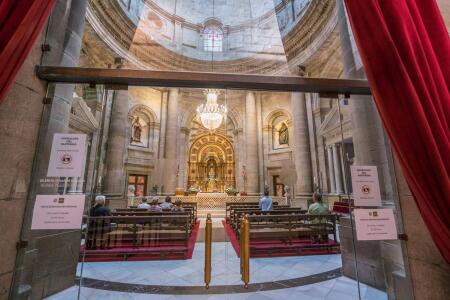 Capilla de la Comunión. Vista del interior de la rotonda desde la antecapilla.