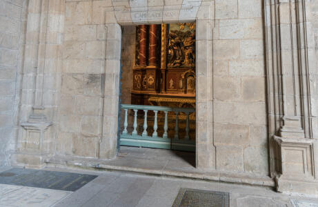 Capilla de Alba. Entrada desde el claustro.
