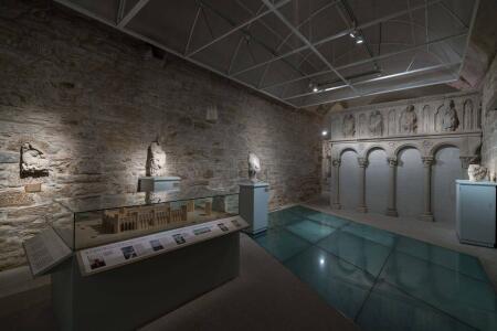 Museo de la Catedral. Sala dedicada a la reconstrucción del Coro del Maestro Mateo.