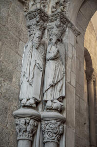 Estatuas columnas: profetas del arco norte