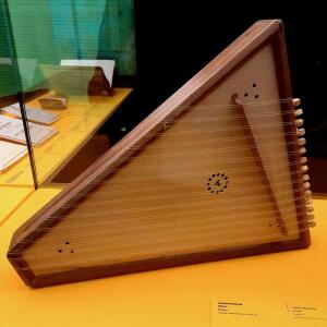 Salterio. Madera. Colección Fundación Barrié. By Keinmy 