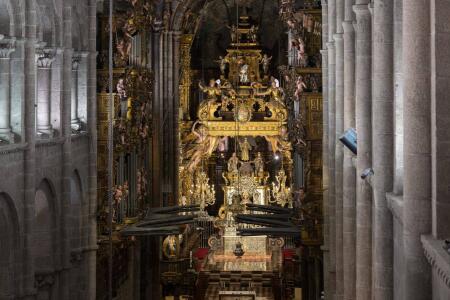 Los órganos y la capilla mayor vistos desde la tribuna